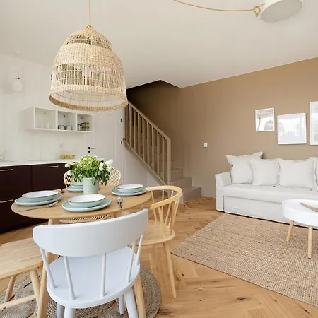 Lovesea Apartamento Rewal