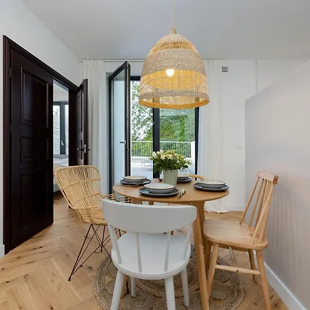 Lovesea Apartamento Rewal